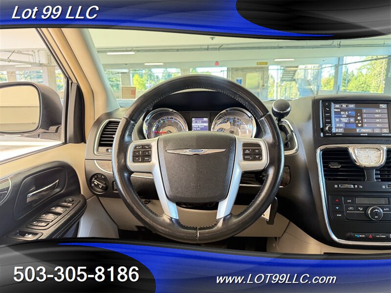 Used 2013 Chrysler Town & Country Touring FWD image 36