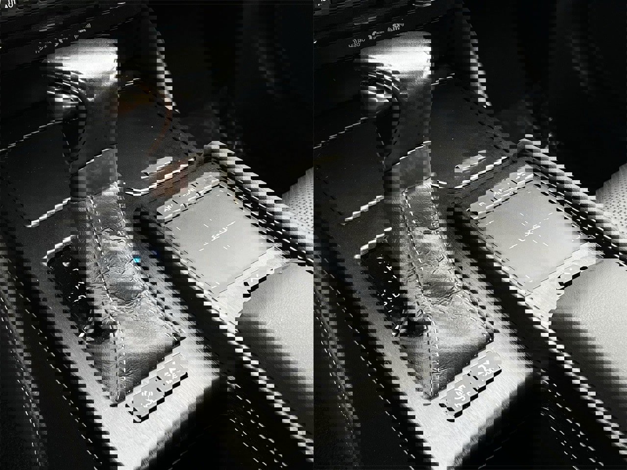 Used 2020 Lexus ES 300h w/ Premium Package image 17