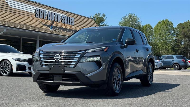 Used 2024 Nissan Rogue S AWD/4WD image 4