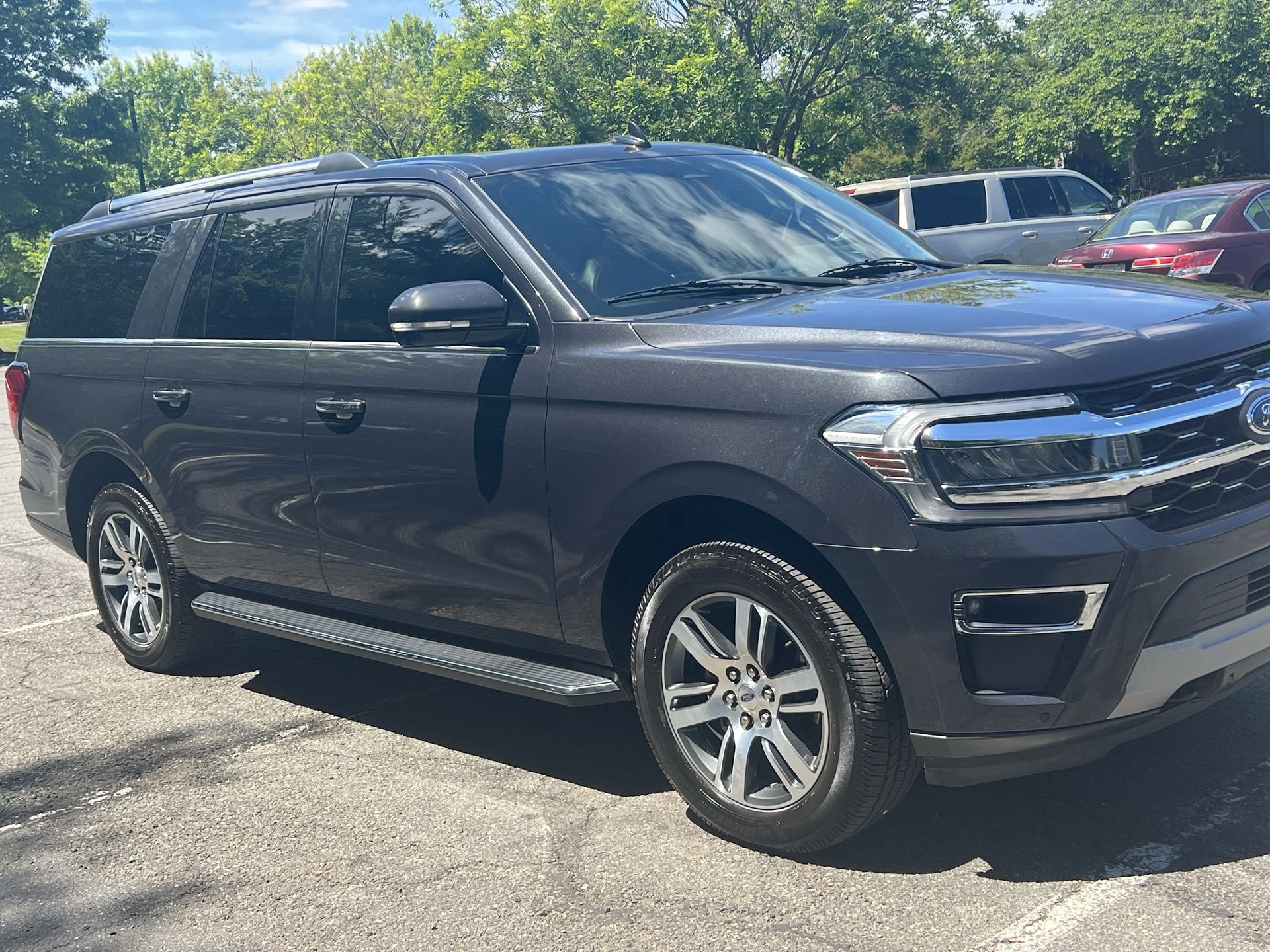 Used 2022 Ford Expedition Max Limited AWD/4WD image 2