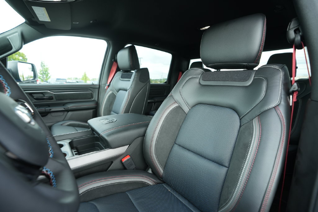 New 2026 RAM 1500 Laramie AWD/4WD image 41