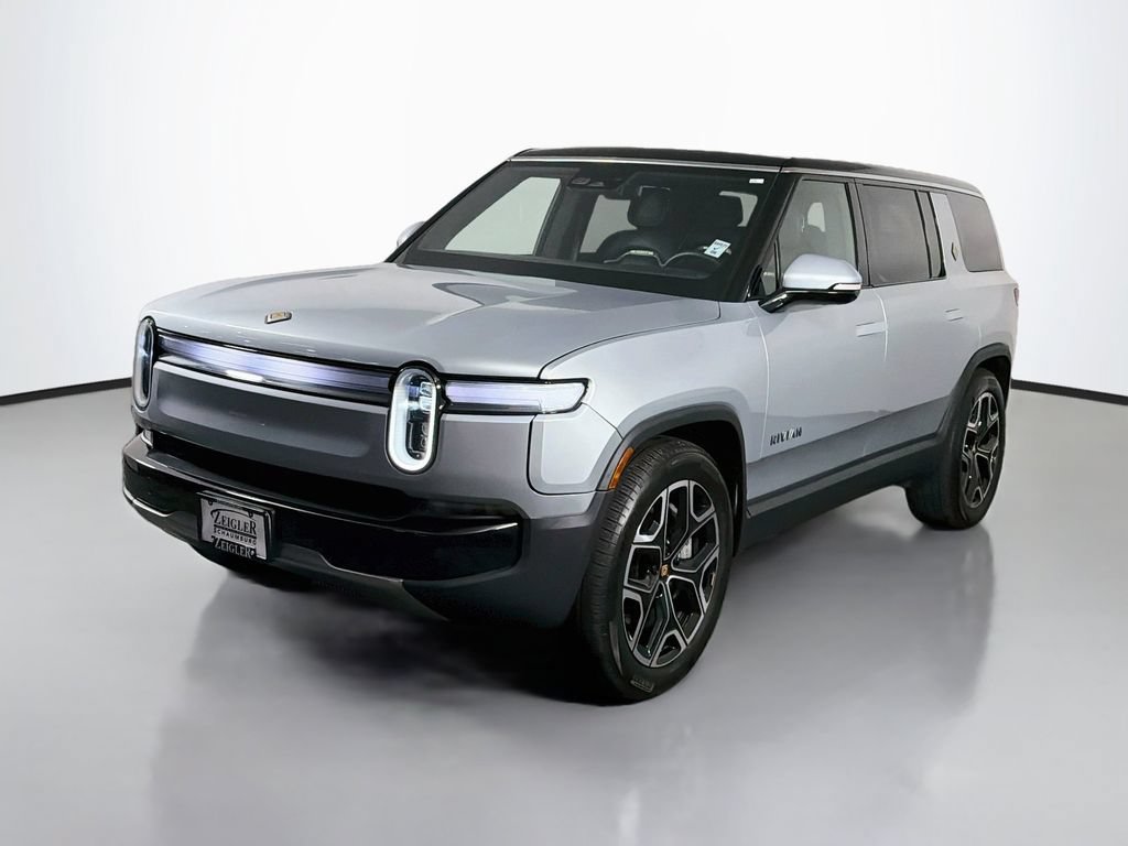Used 2025 Rivian R1S Adventure AWD/4WD image 3