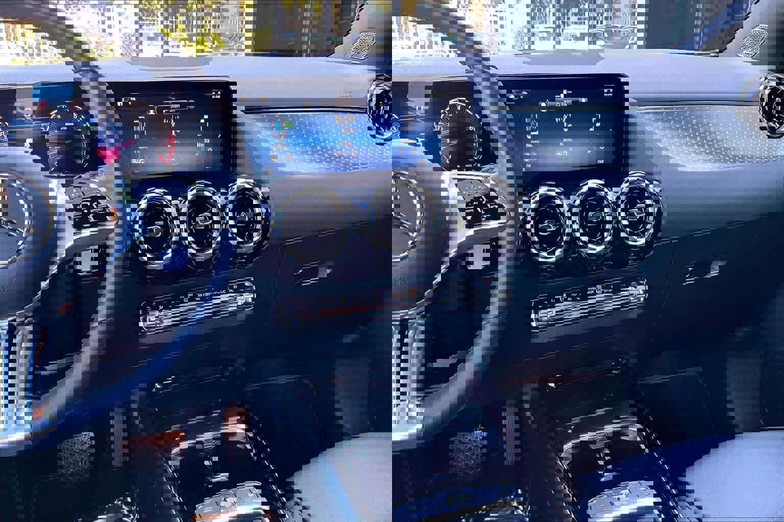 Used 2025 Mercedes-Benz GLA 250 image 6