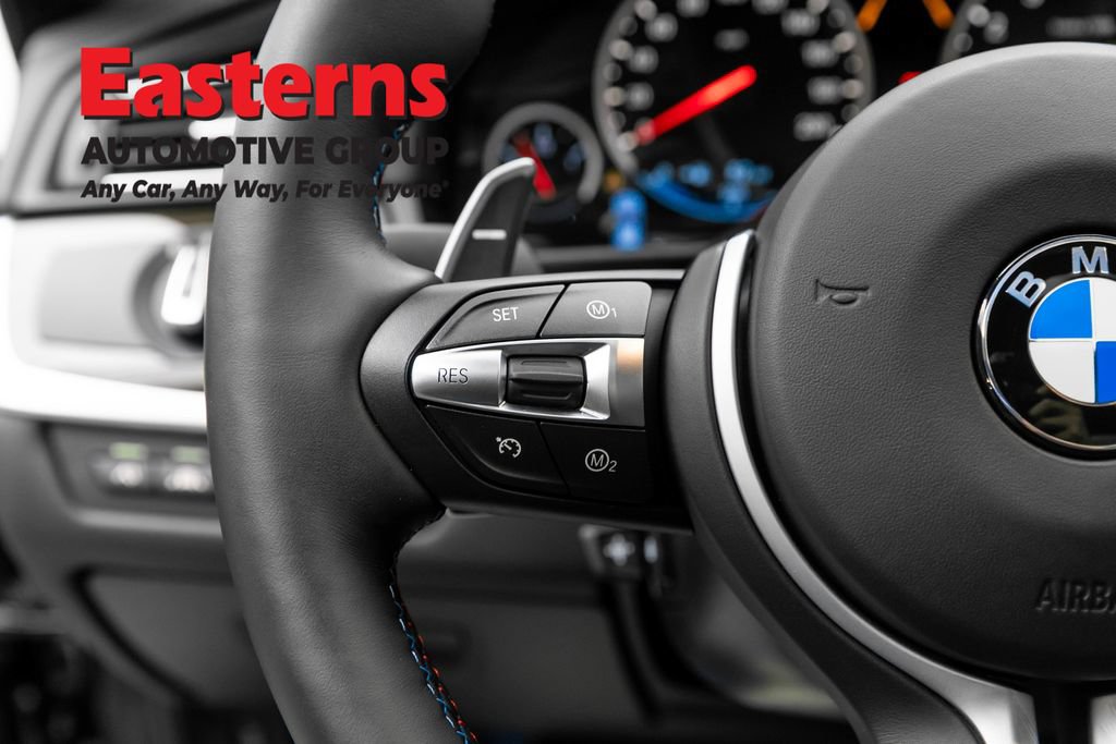 Used 2015 BMW M5 RWD image 23