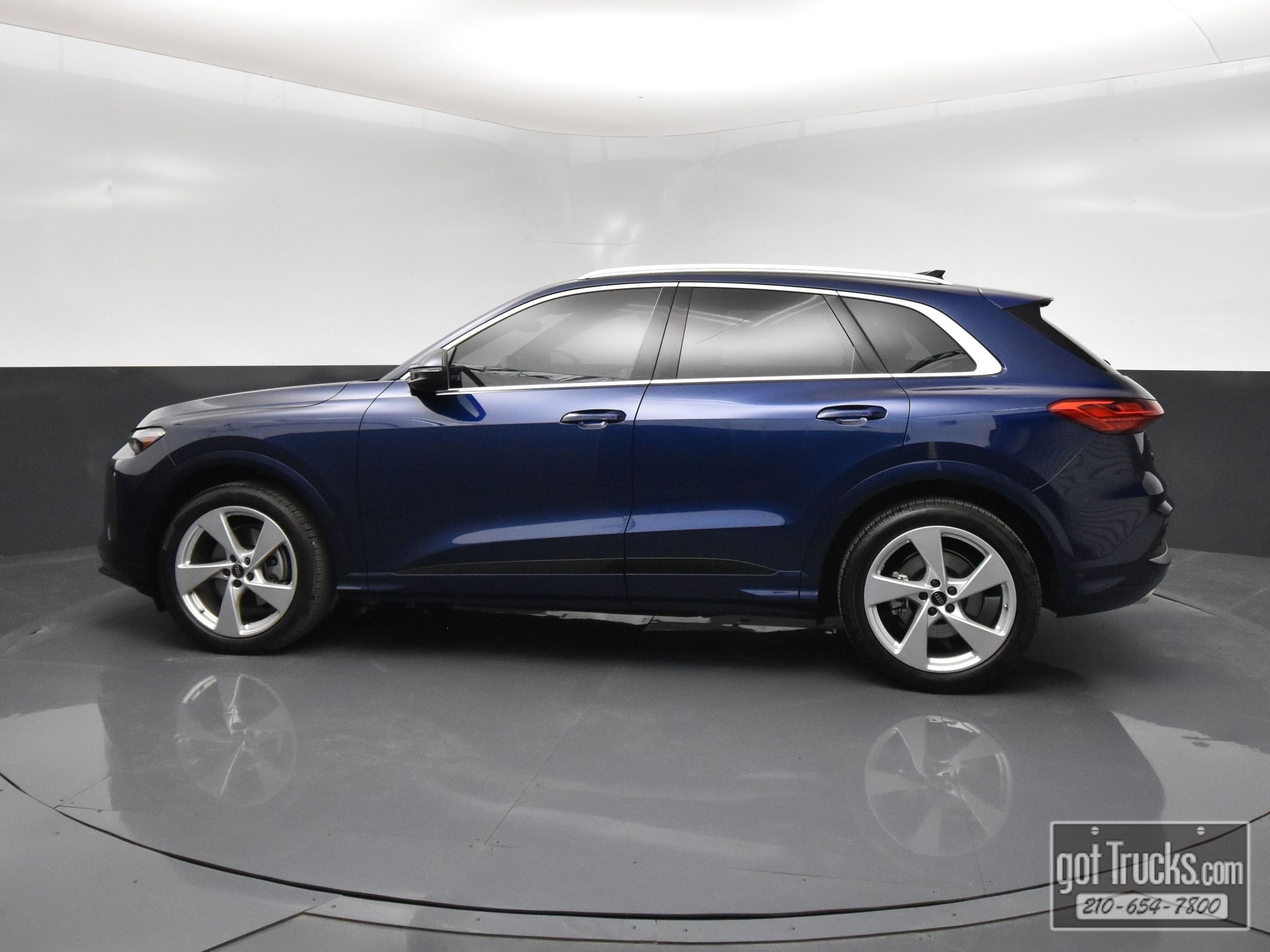 Used 2025 Audi Q5 Prestige image 3
