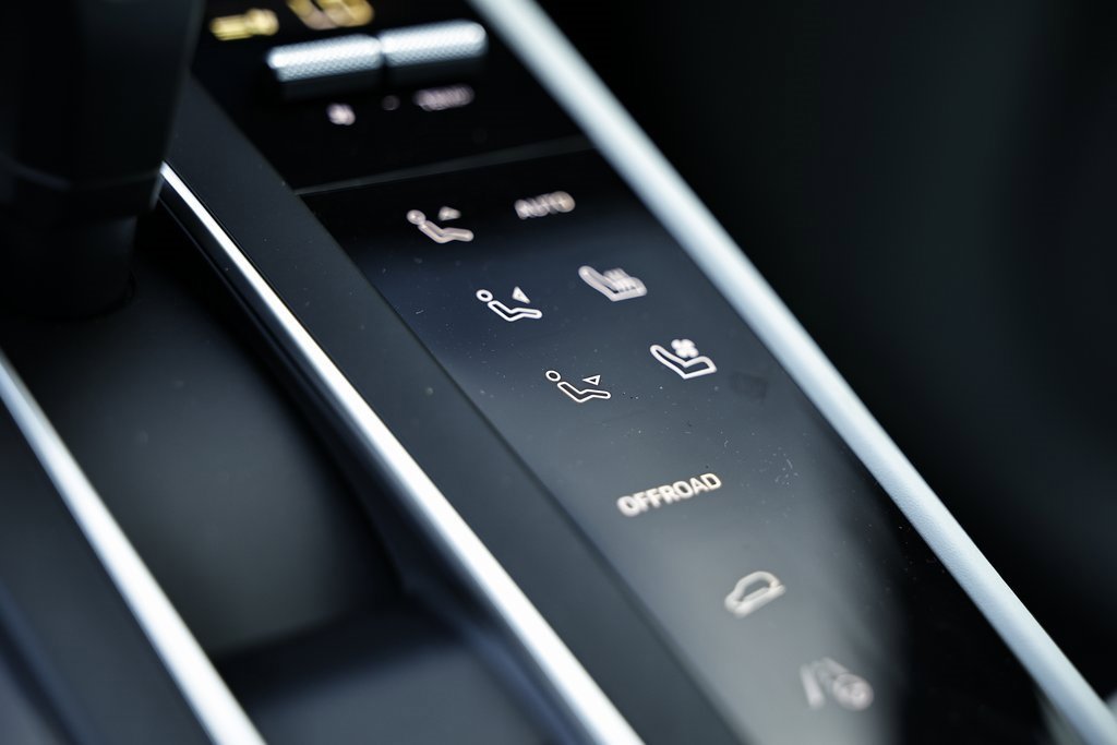 New 2026 Porsche Macan image 45