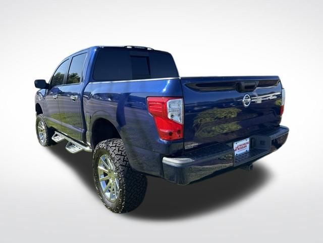 Used 2017 Nissan Titan SV AWD/4WD image 5
