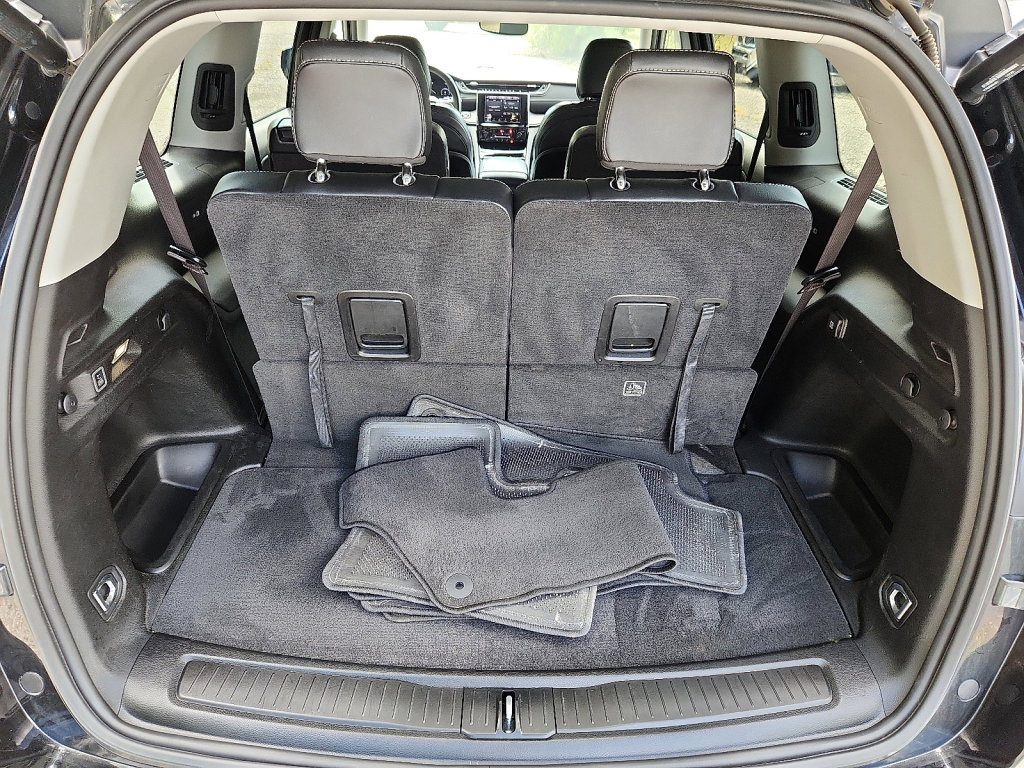 Used 2022 Jeep Grand Cherokee L Limited AWD/4WD image 18