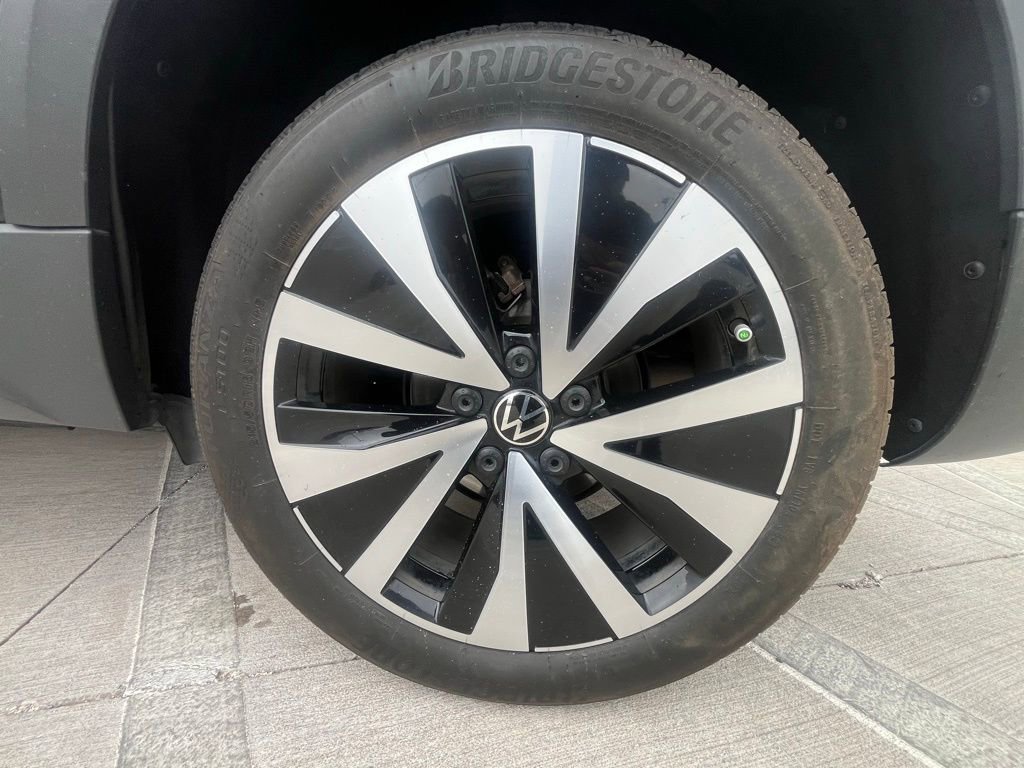 Certified 2024 Volkswagen Taos SE w/ MDO Package FWD image 6