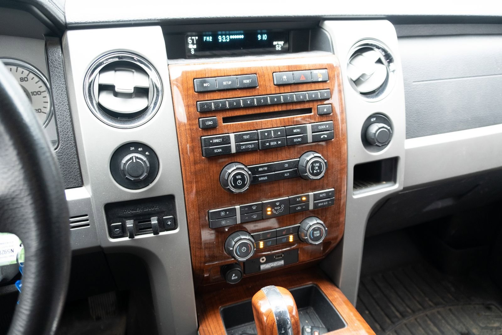 Used 2010 Ford F150 Lariat image 6