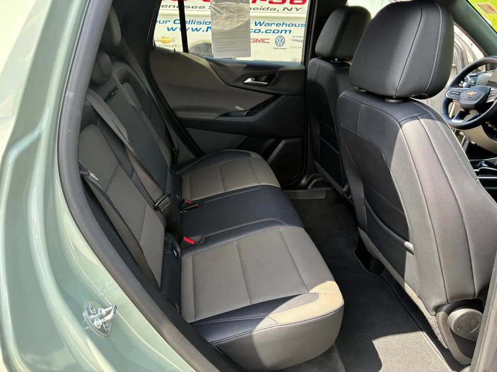 Used 2025 Chevrolet Equinox LT w/ Convenience Package II FWD image 32