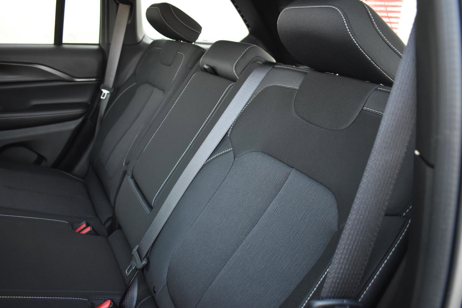 Used 2024 Jeep Grand Cherokee Laredo w/ Trailer Tow Package image 44