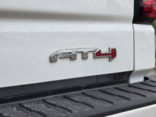 Used 2023 GMC Sierra 1500 AT4 w/ AT4 Premium Package AWD/4WD image 9