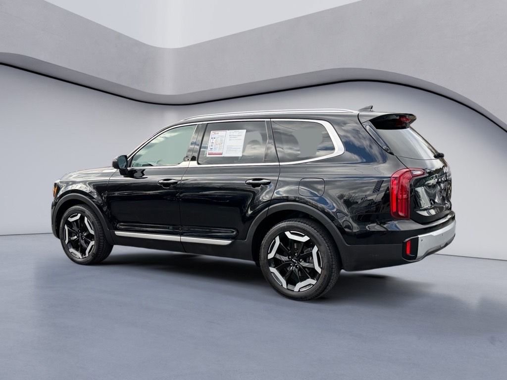 Used 2023 Kia Telluride S image 3