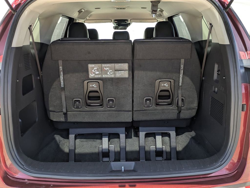 Used 2023 Kia Carnival LX FWD image 26