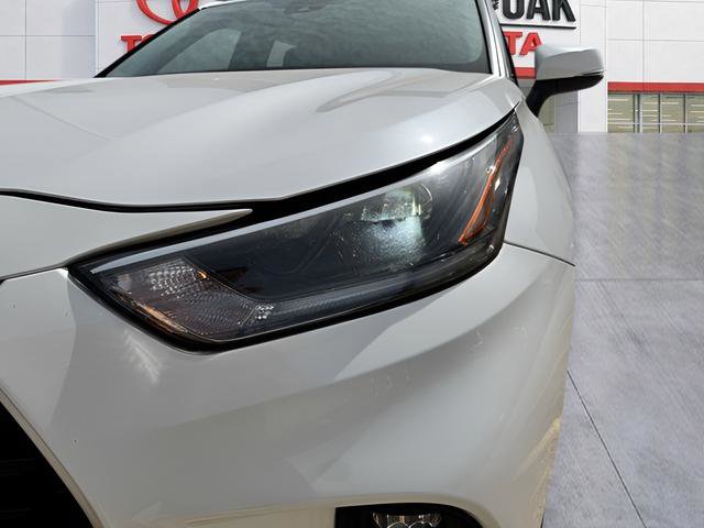 Used 2021 Toyota Highlander LE image 6