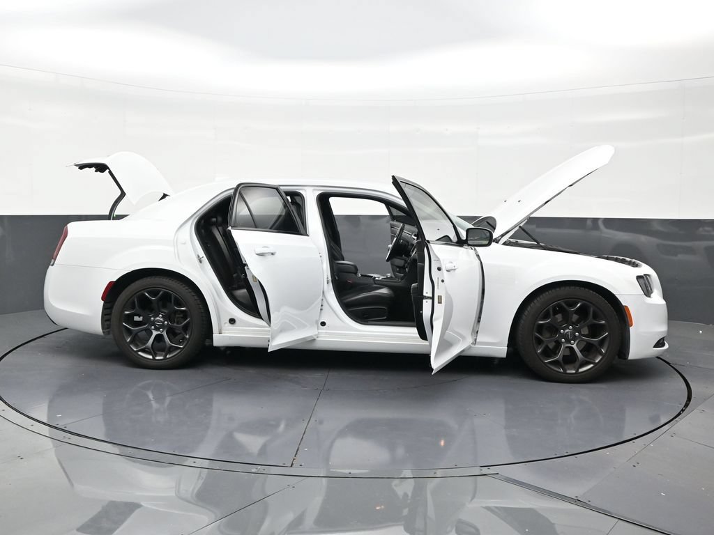 Used 2020 Chrysler 300 S RWD image 29