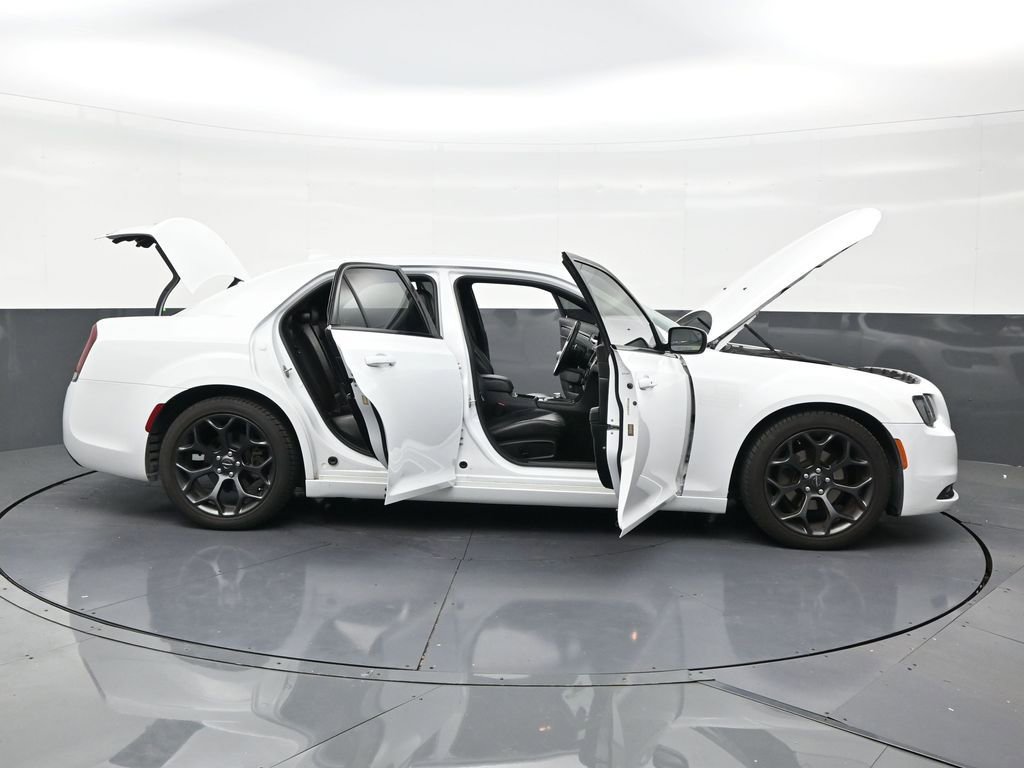 Used 2020 Chrysler 300 S RWD image 29