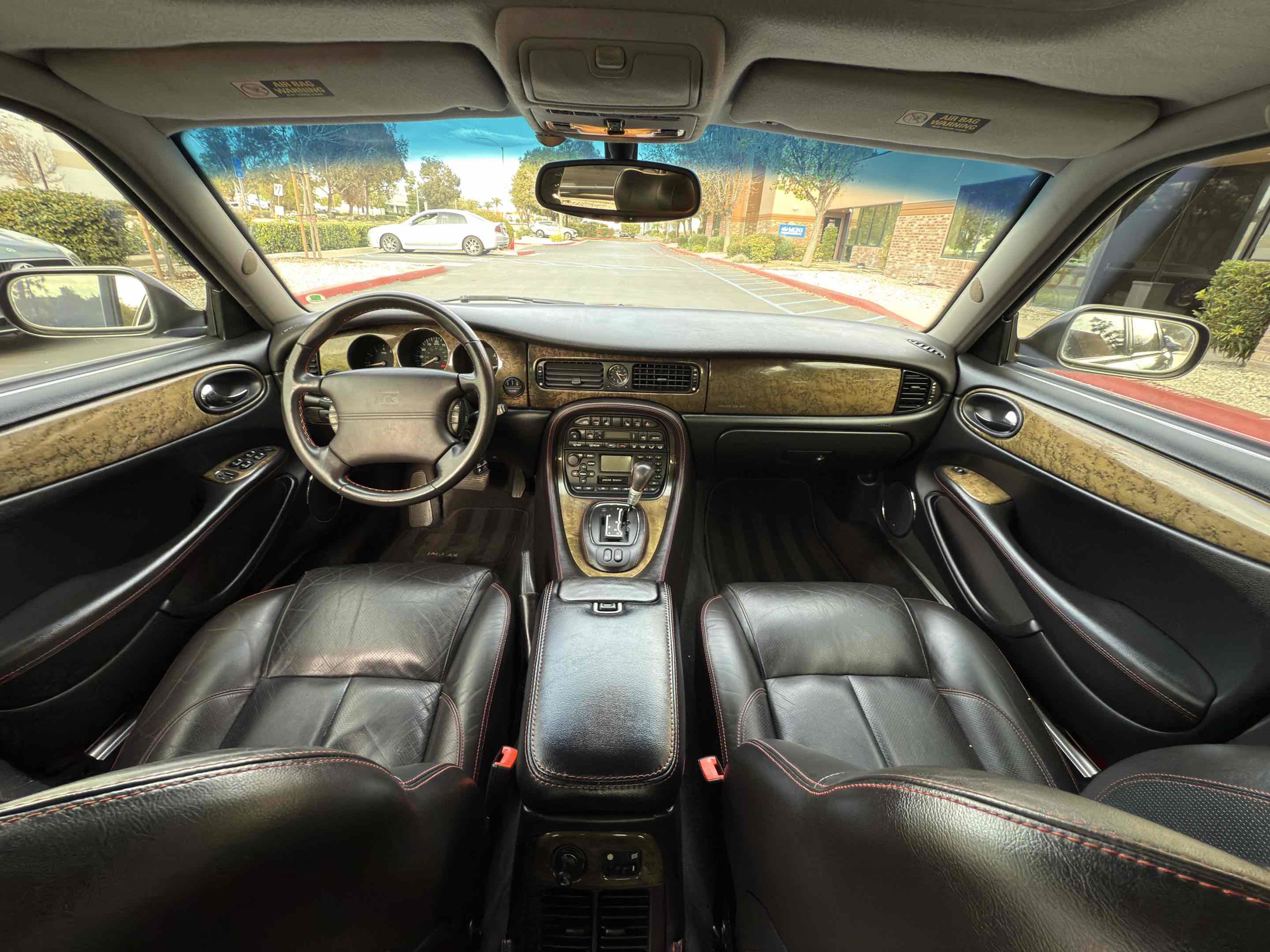 Used 2002 Jaguar XJ8 image 50