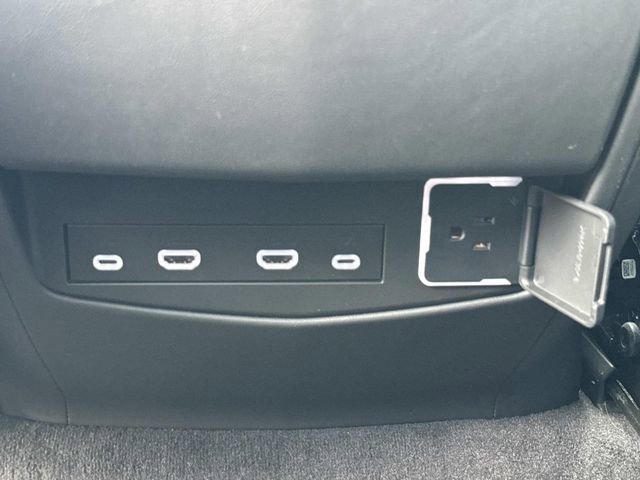 Used 2023 Cadillac Escalade Premium Luxury image 20