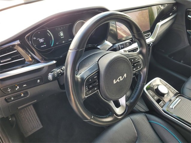 Used 2022 Kia Niro EX Premium image 24