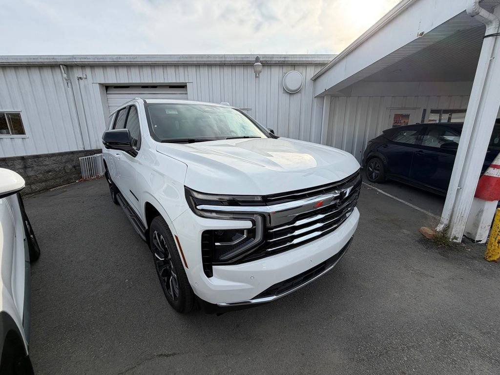 New 2026 Chevrolet Suburban LT w/ Comfort Package image 6