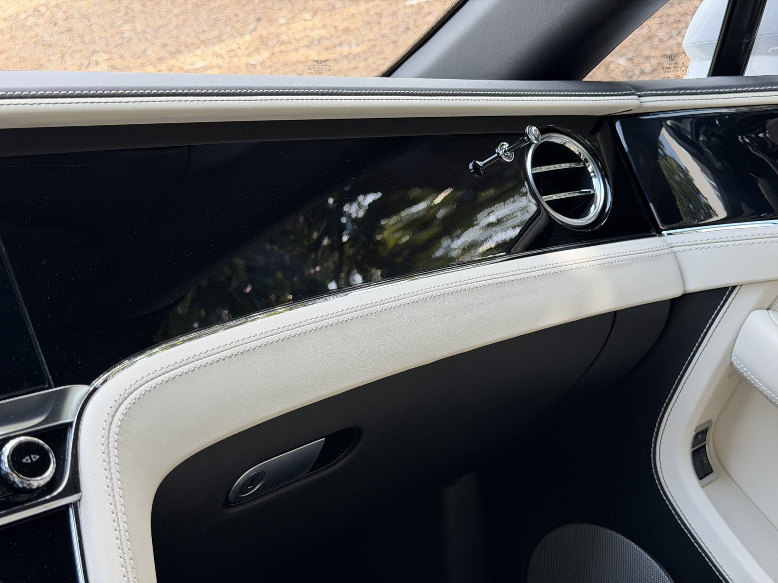Certified 2020 Bentley Continental GT AWD/4WD image 31