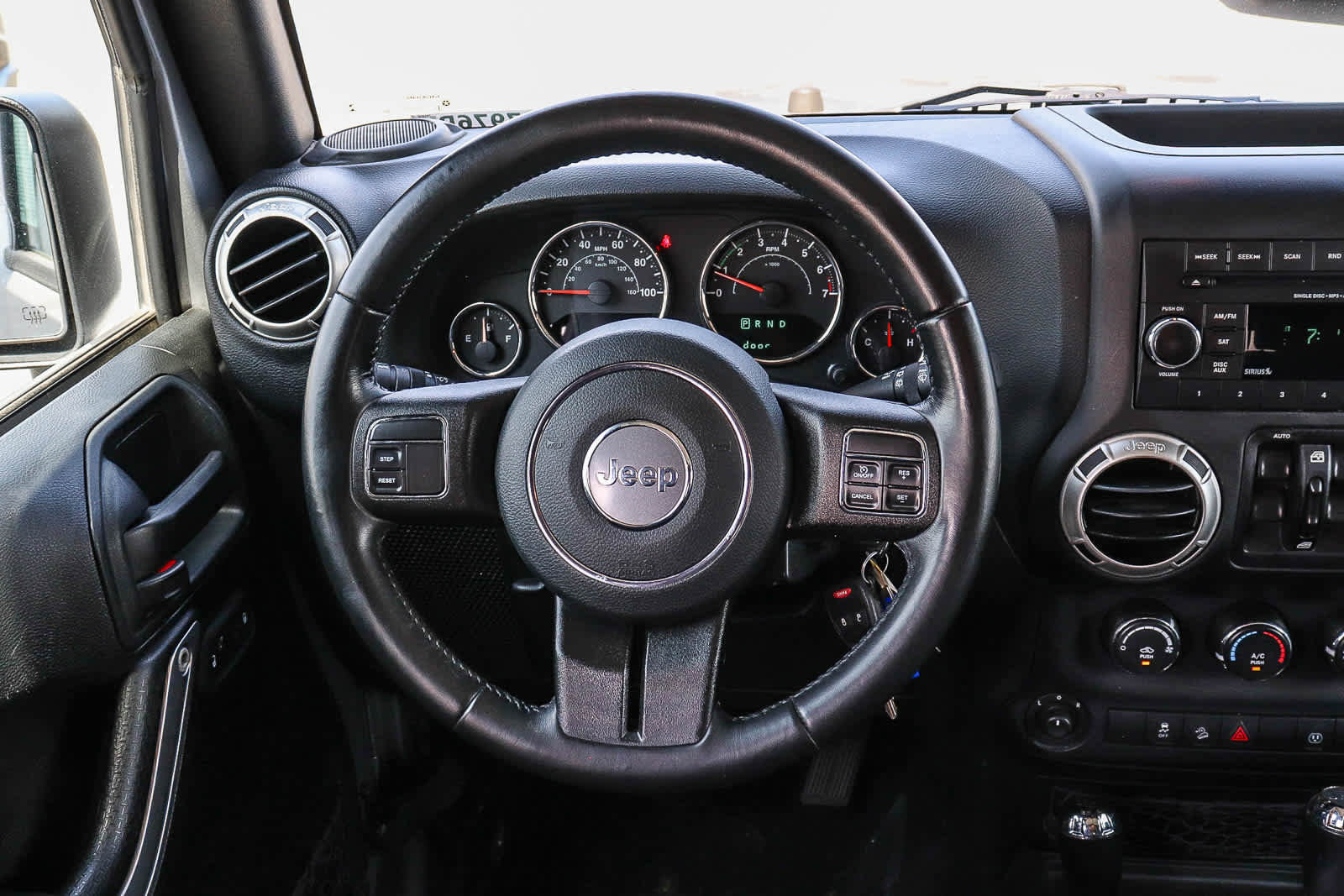 Used 2018 Jeep Wrangler Unlimited Sahara AWD/4WD image 19