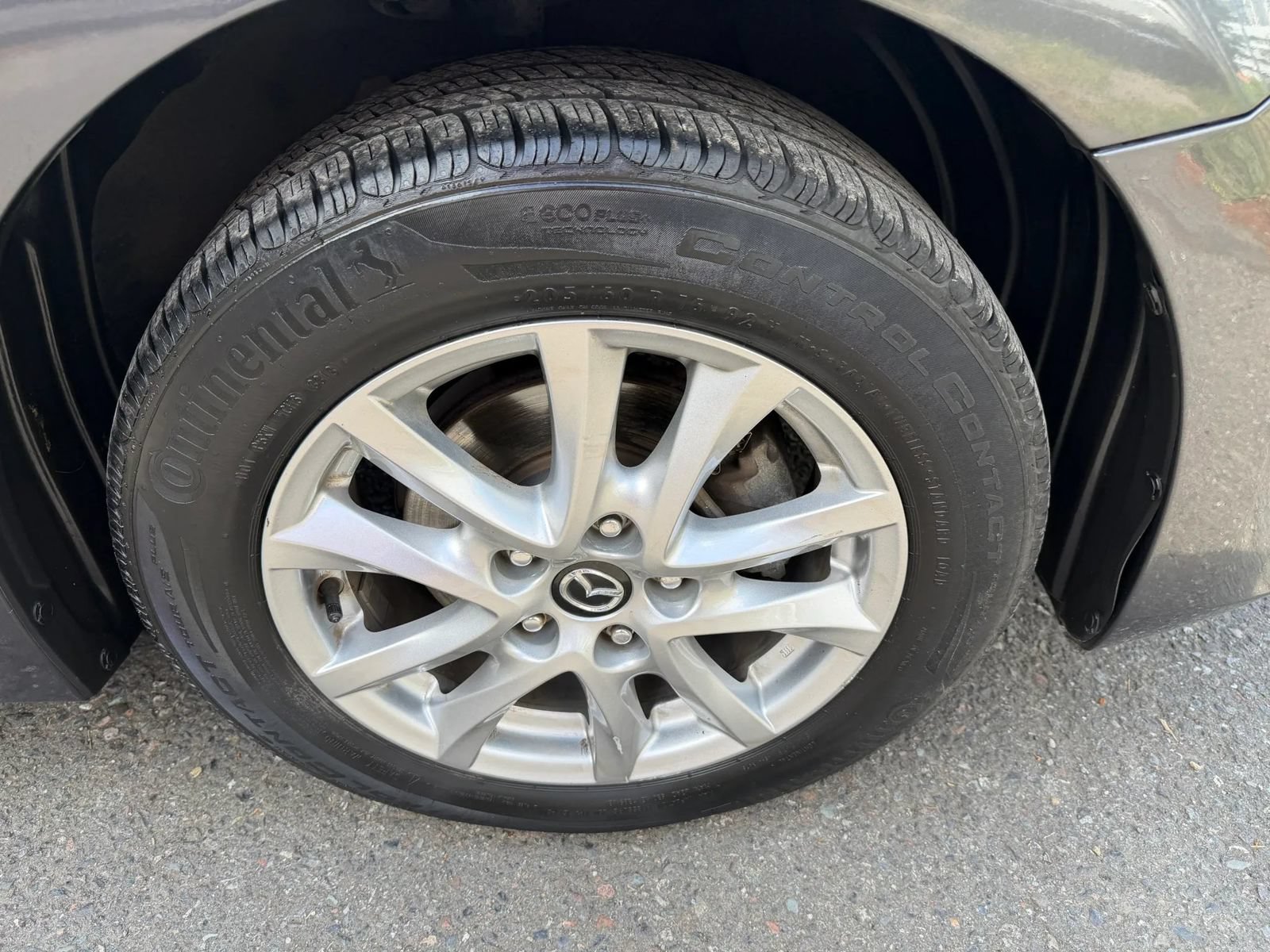 Used 2014 MAZDA MAZDA3 i Touring w/ Moonroof Package 1 FWD image 16