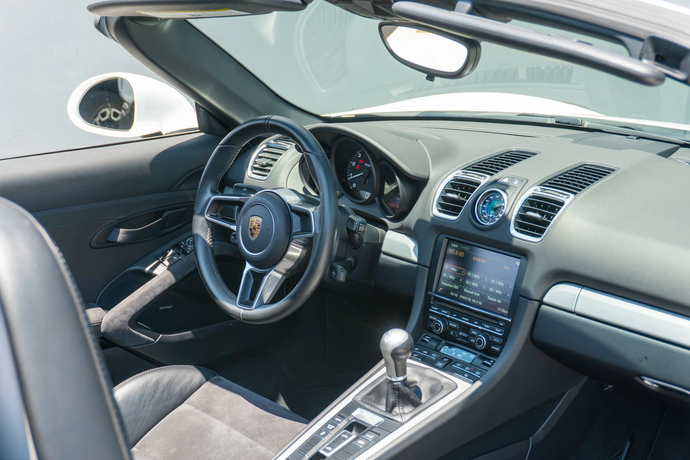 Used 2016 Porsche Boxster Spyder RWD image 58