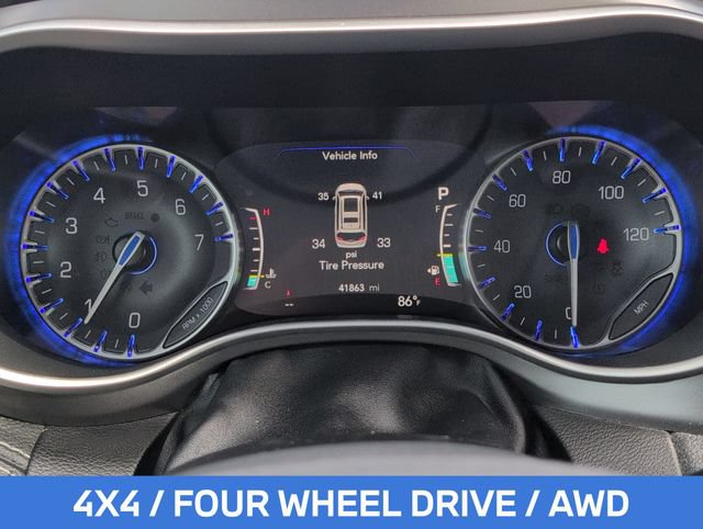 Used 2022 Chrysler Pacifica Touring-L AWD/4WD image 19