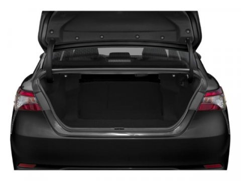Used 2020 Toyota Camry SE w/ Convenience Package FWD image 12