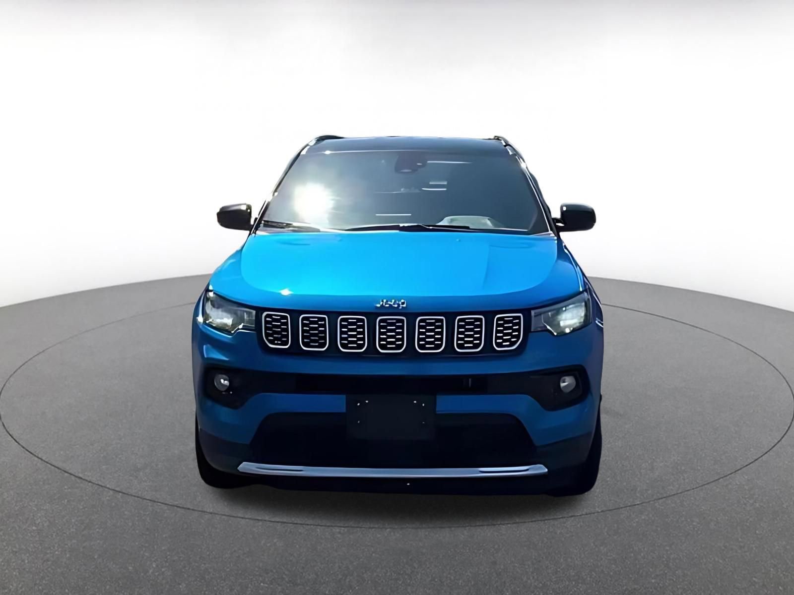 Used 2025 Jeep Compass Limited AWD/4WD image 7