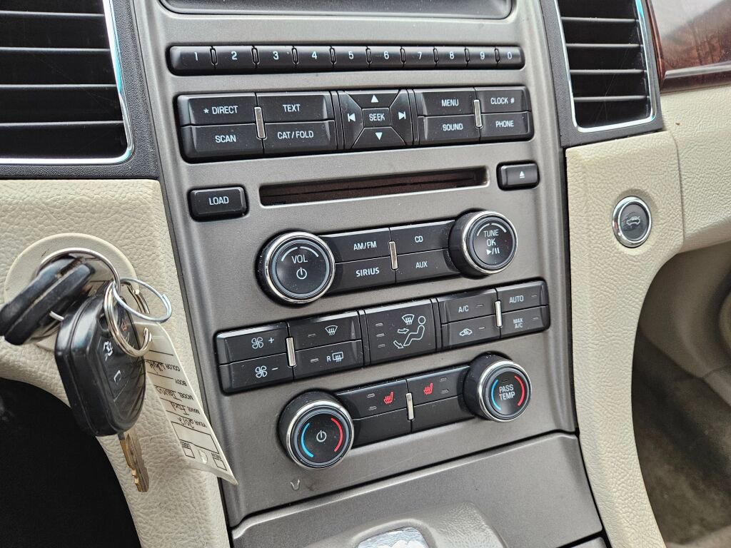 Used 2012 Ford Taurus SEL AWD/4WD image 16