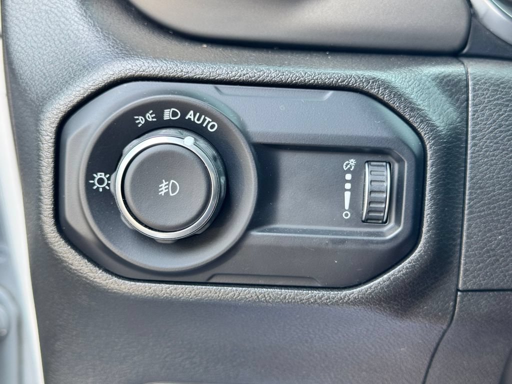 Used 2023 Jeep Wrangler Willys AWD/4WD image 28