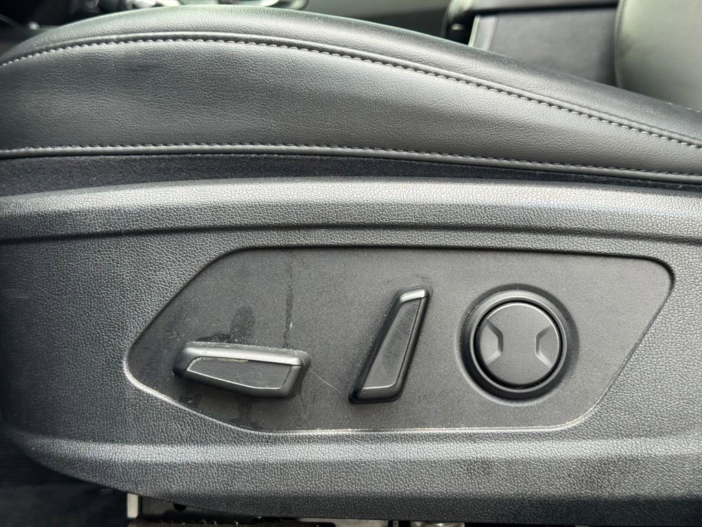 Used 2023 Kia Sorento S w/ Panoramic Sunroof Package image 12