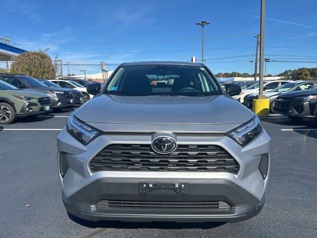 Used 2023 Toyota RAV4 LE AWD/4WD image 2