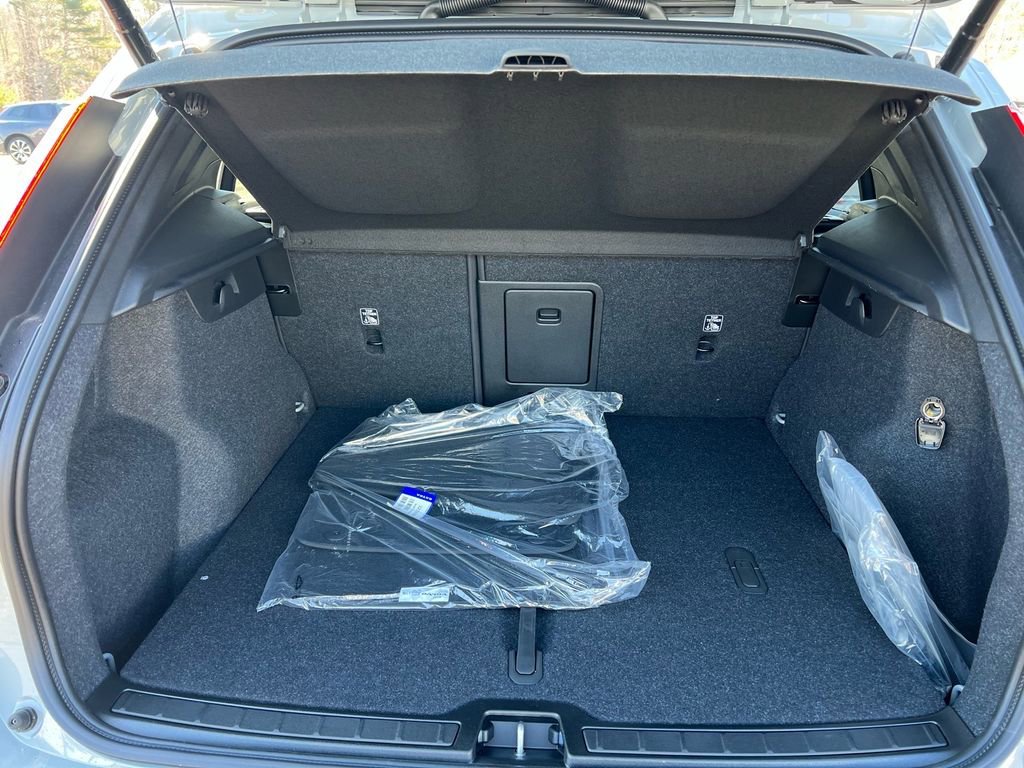 New 2026 Volvo XC40 B5 Plus w/ Climate Package AWD/4WD image 25