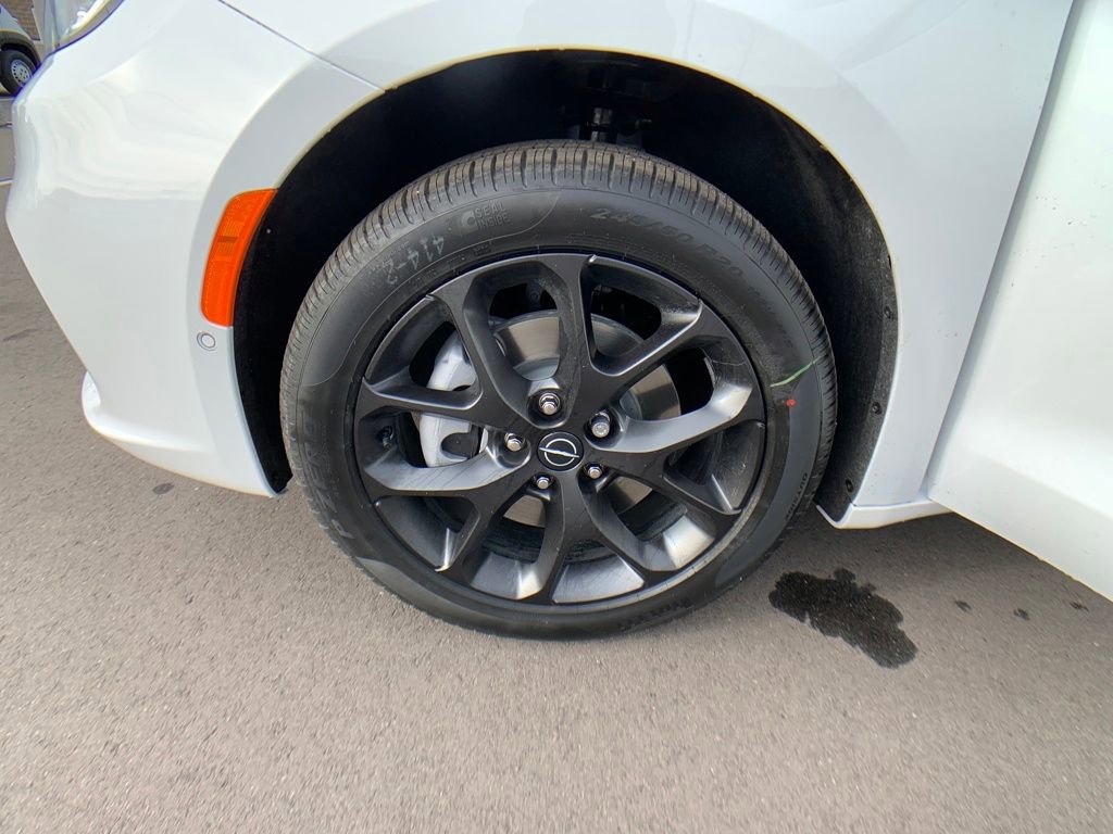 New 2026 Chrysler Pacifica Select w/ S Appearance Package AWD/4WD image 28