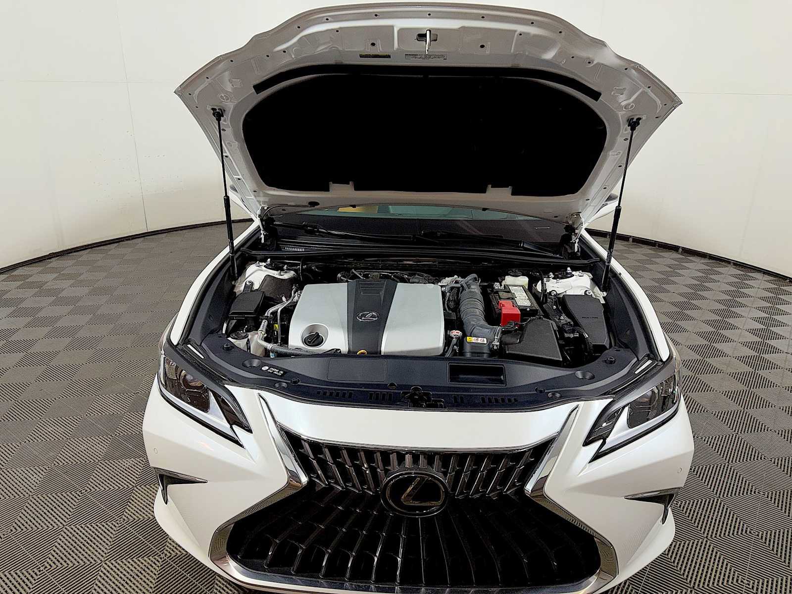 Used 2024 Lexus ES 350 w/ Premium Package image 31