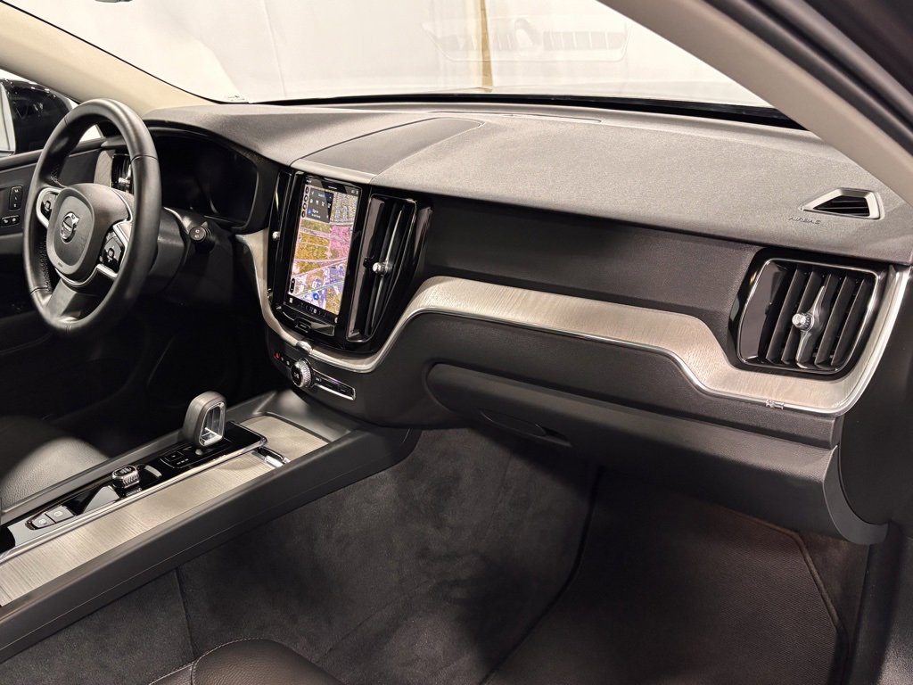 Certified 2025 Volvo XC60 B5 Plus image 16