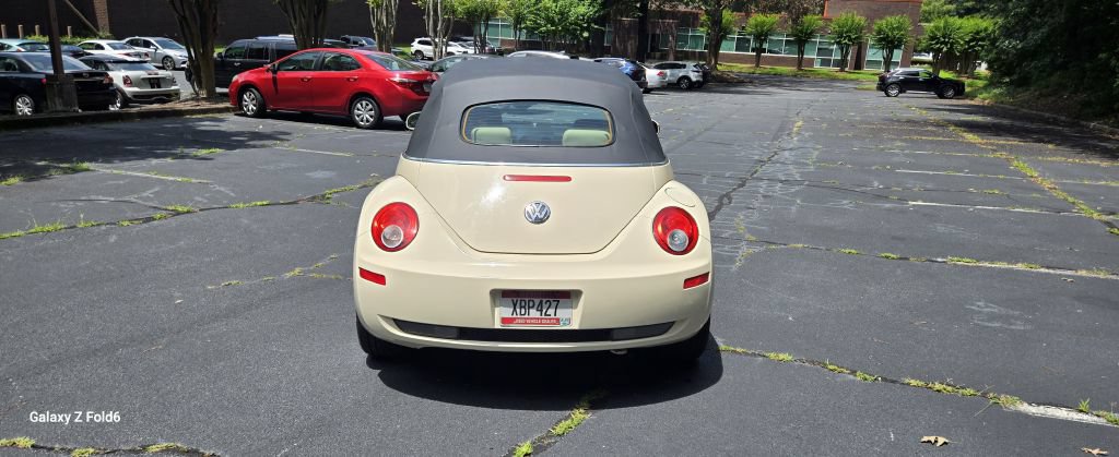 Used 2010 Volkswagen Beetle Convertible FWD image 5