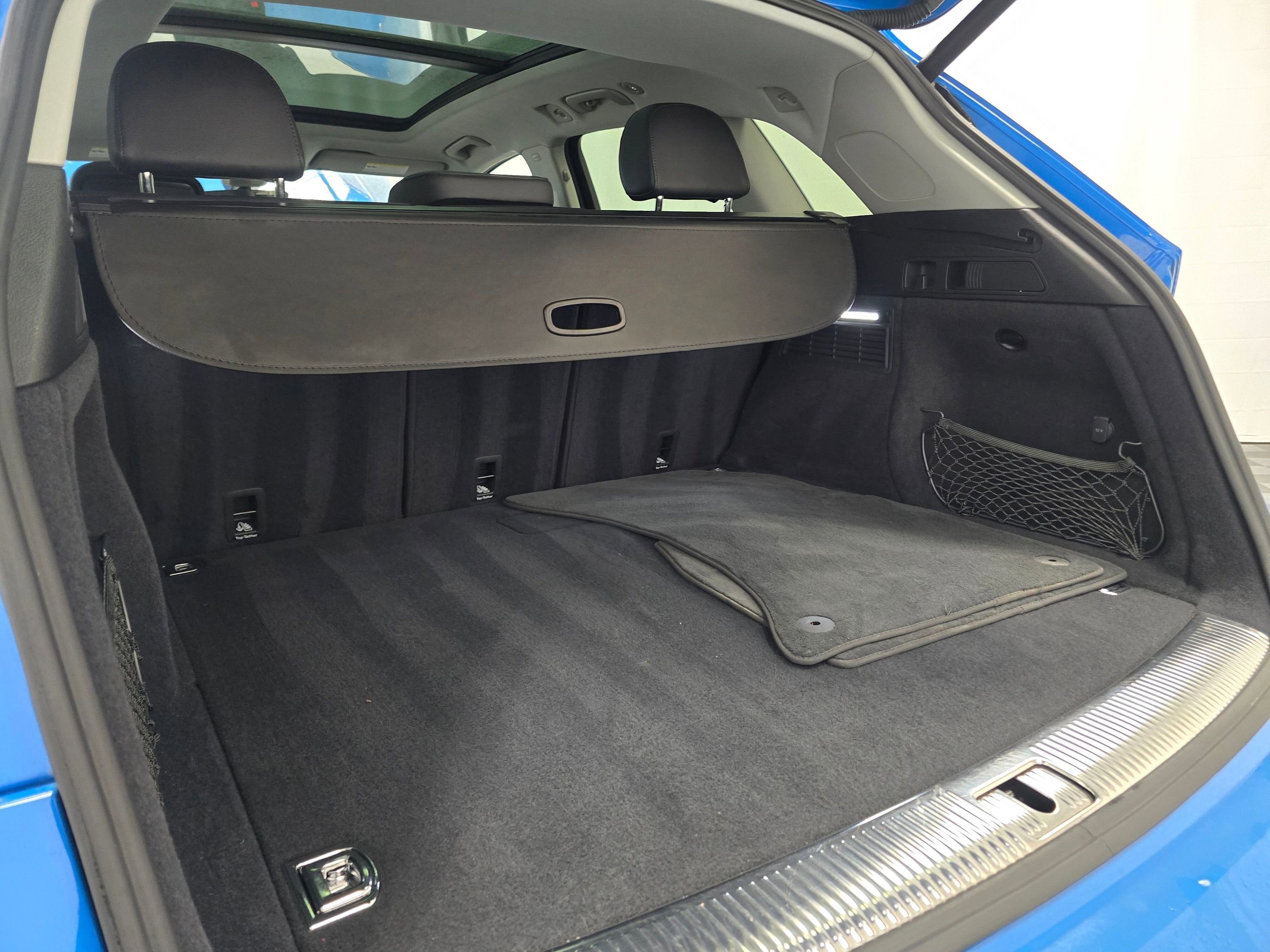 Used 2020 Audi Q5 e Prestige w/ Prestige Package image 23