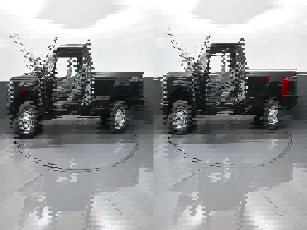 New 2025 Ford F250 XL w/ FX4 Off-Road Package image 32