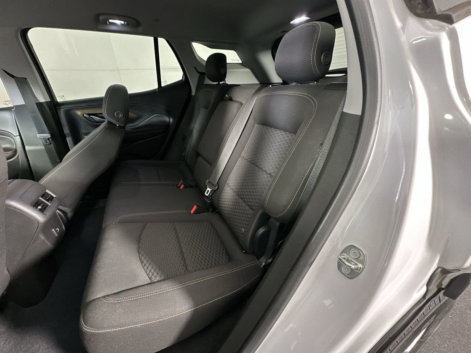 Used 2020 GMC Terrain SLE image 27