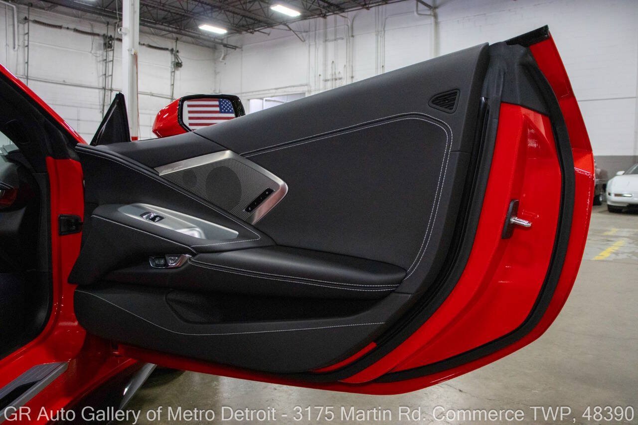 Used 2023 Chevrolet Corvette Z06 w/ Z07 Performance Package RWD image 33