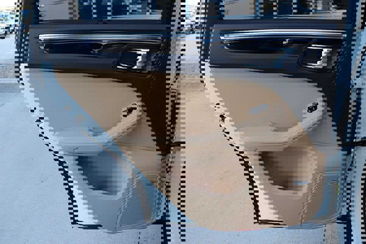 Used 2018 Porsche Macan image 44