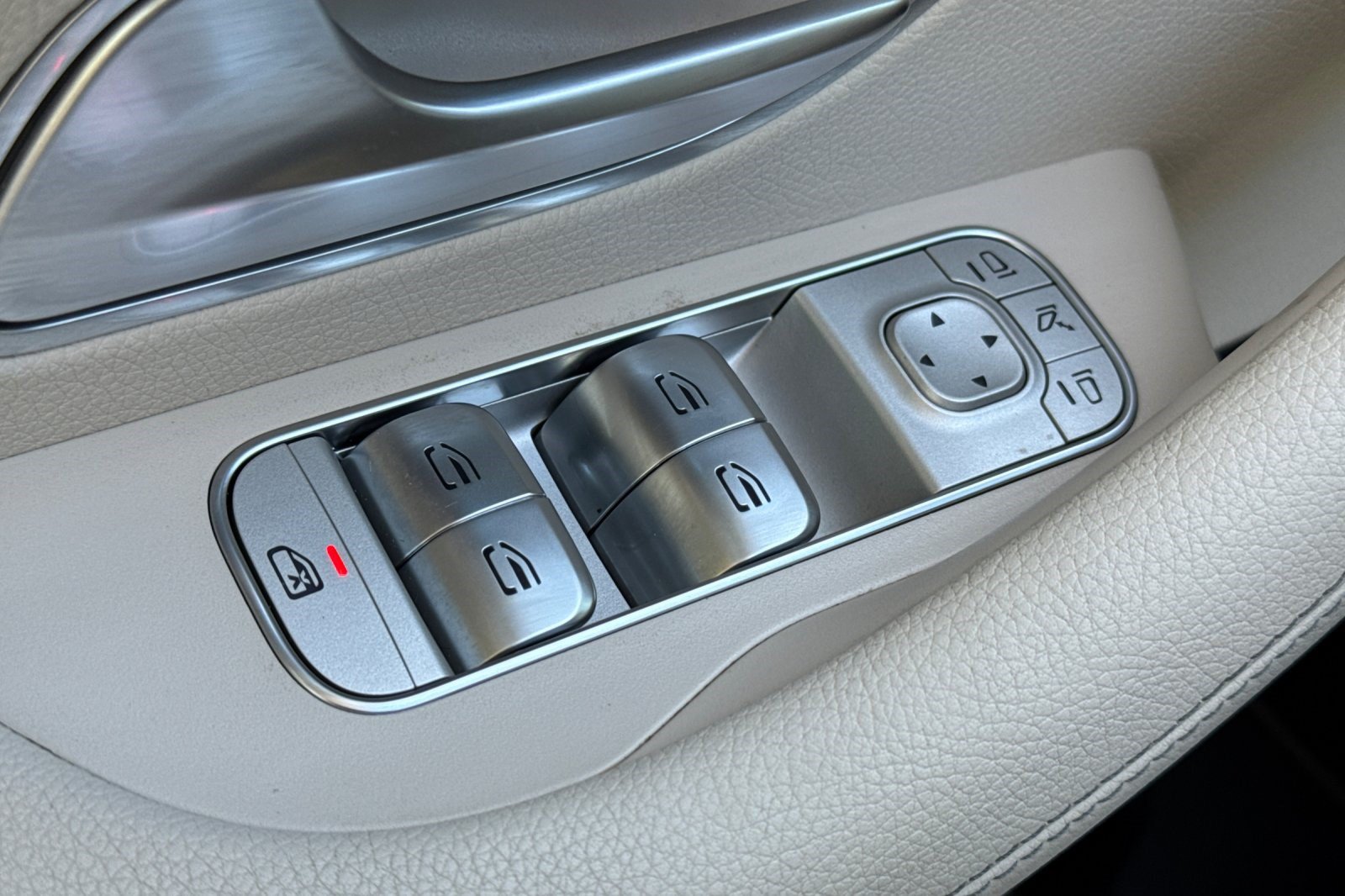 Certified 2024 Mercedes-Benz GLE 450e 4MATIC image 14