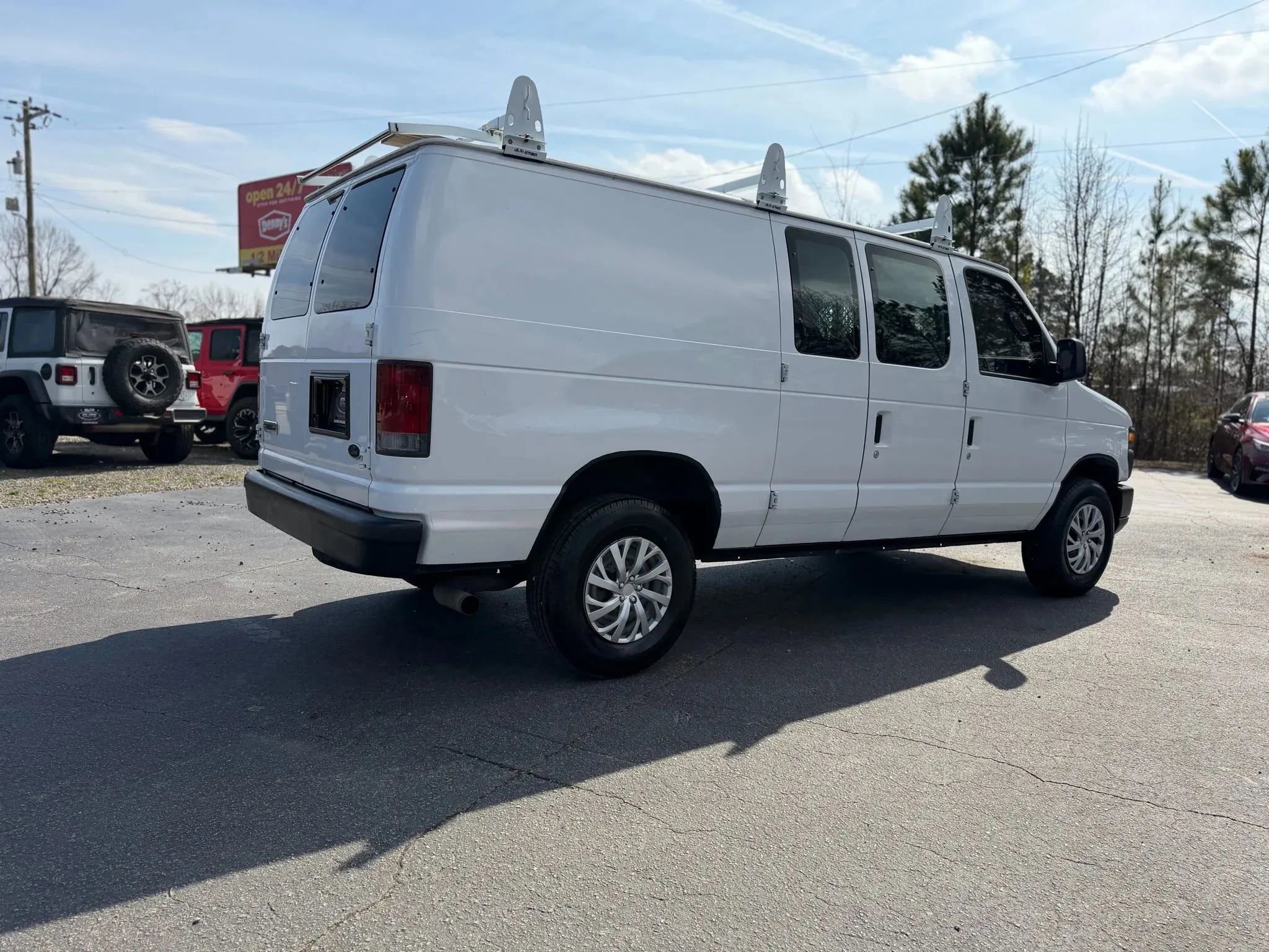 Used 2010 Ford E-250 and Econoline 250 image 7