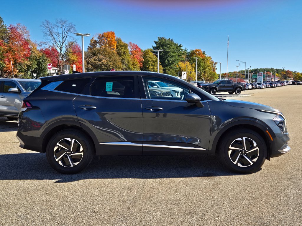 Used 2023 Kia Sportage LX AWD/4WD image 7
